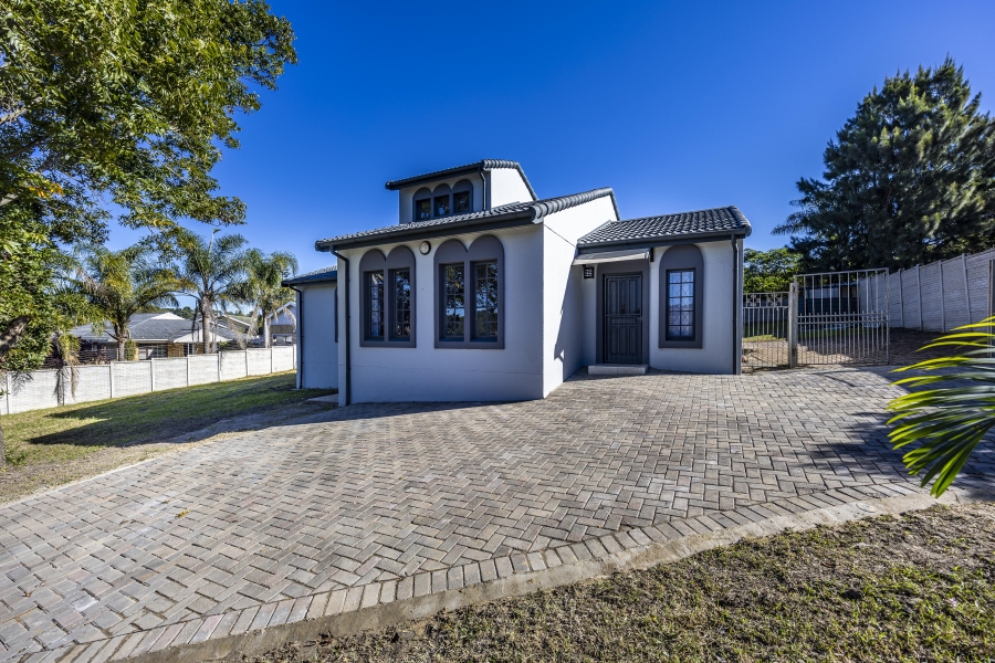 To Let 3 Bedroom Property for Rent in Beacon Bay Eastern Cape